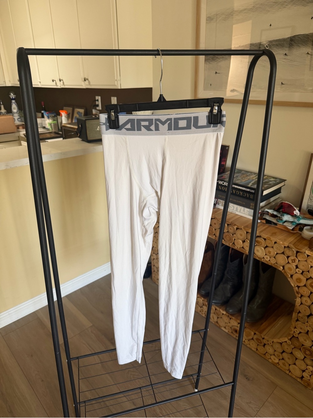 Under Armour Men's White Base Layer Thermal Leggings Compression Tights Small